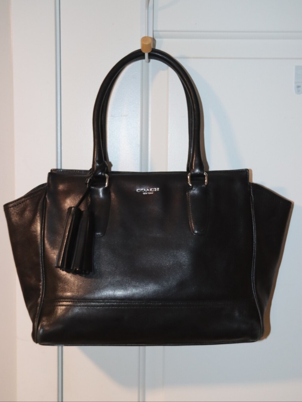 Coach Black Leather Shoulder Bag D1273-19890